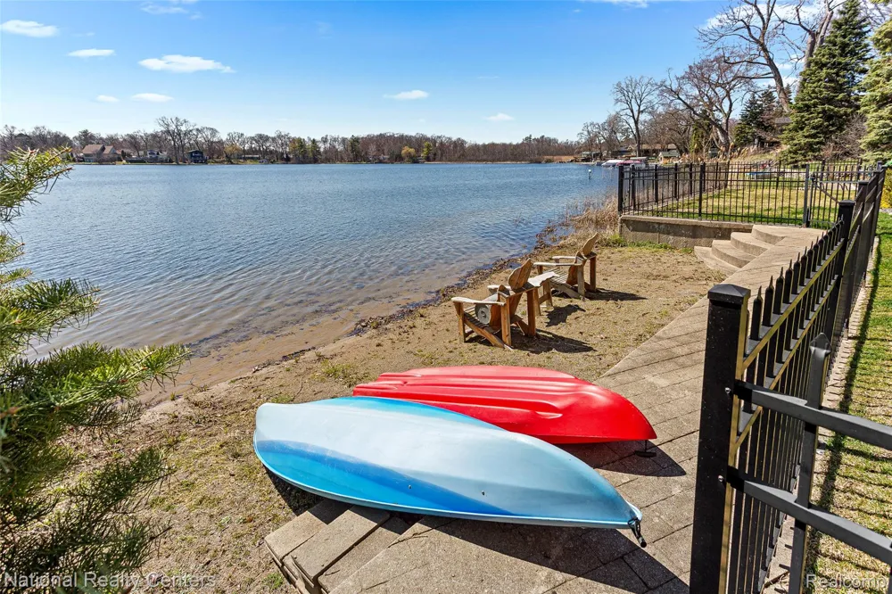 1100 Clearwater Boulevard White Lake Charter Township, MI 48386