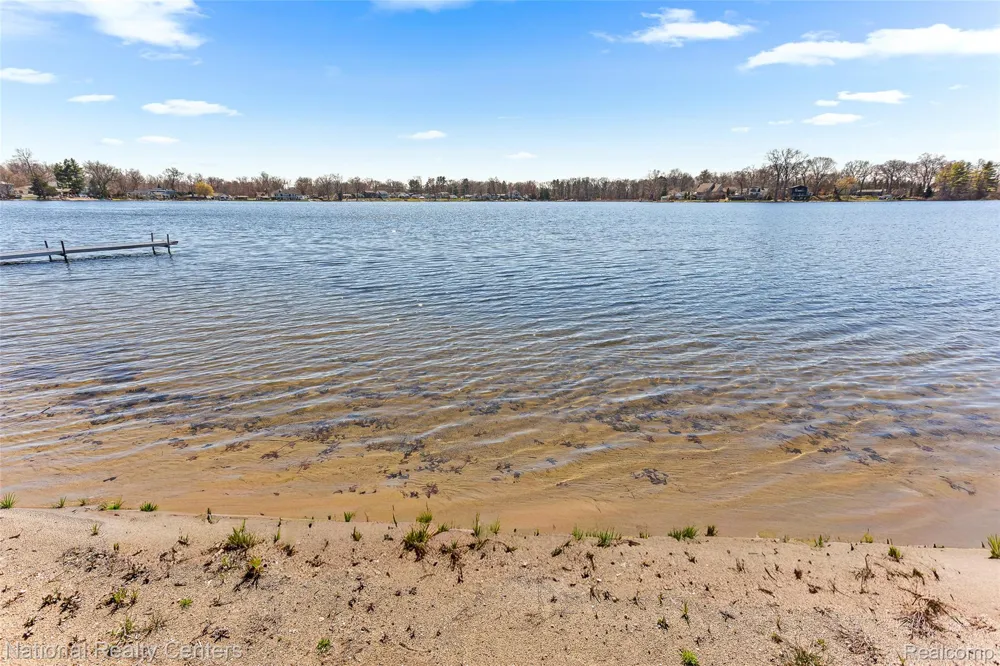1100 Clearwater Boulevard White Lake Charter Township, MI 48386