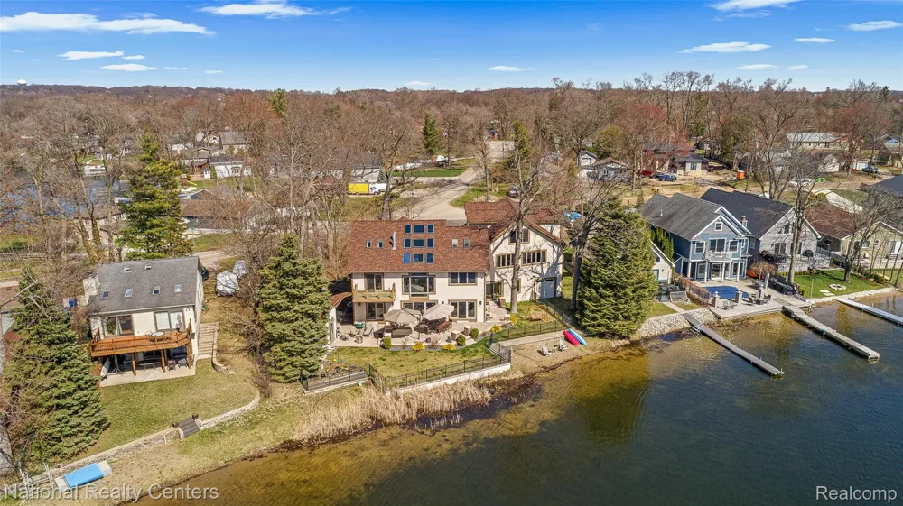 1100 Clearwater Boulevard White Lake Charter Township, MI 48386