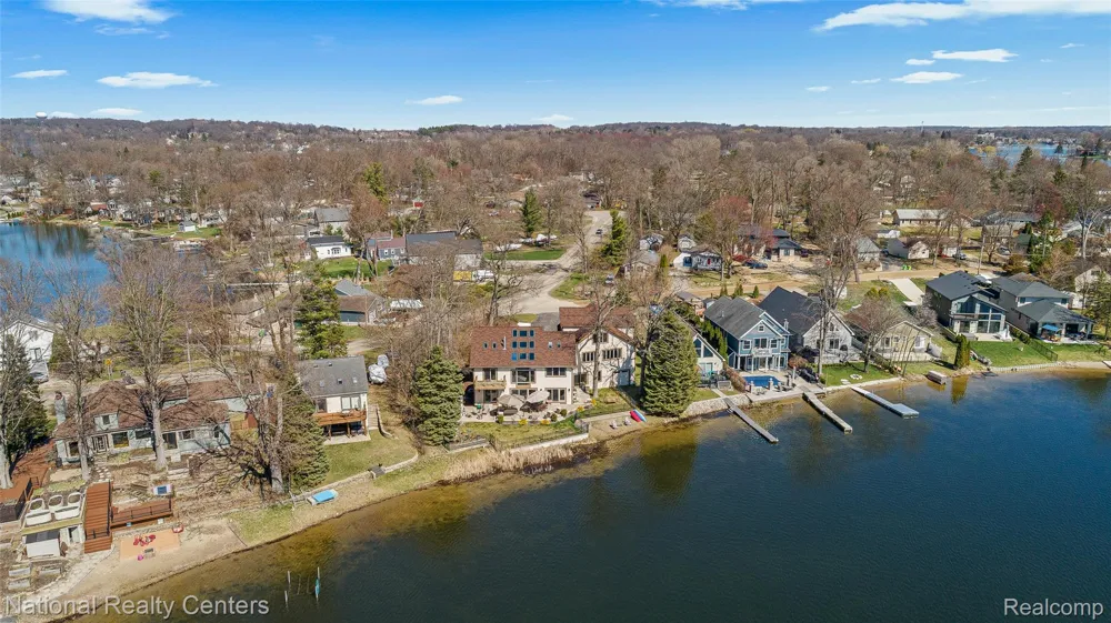 1100 Clearwater Boulevard White Lake Charter Township, MI 48386