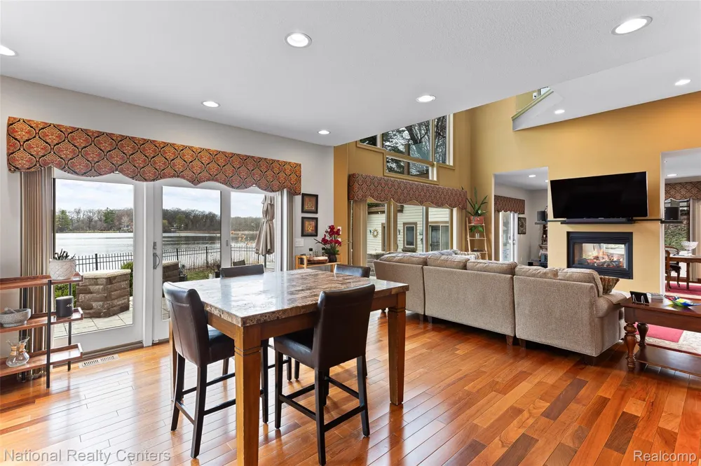 1100 Clearwater Boulevard White Lake Charter Township, MI 48386
