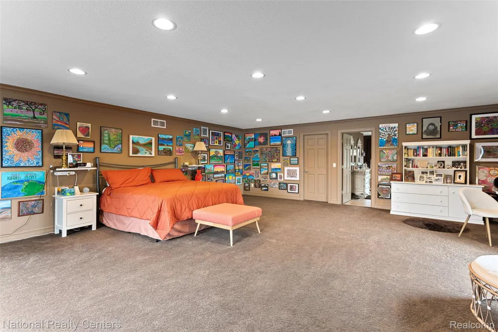1100 Clearwater Boulevard White Lake Charter Township, MI 48386