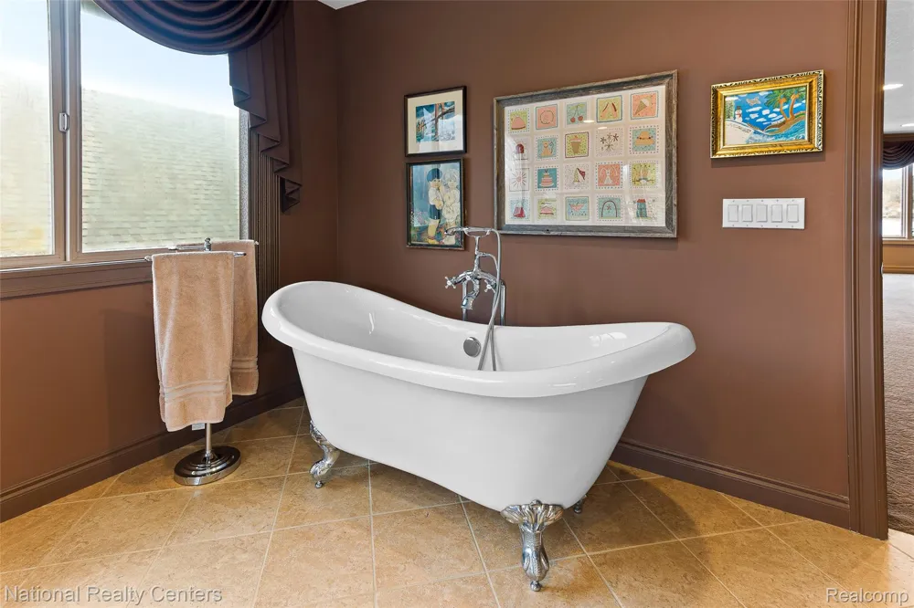 1100 Clearwater Boulevard White Lake Charter Township, MI 48386