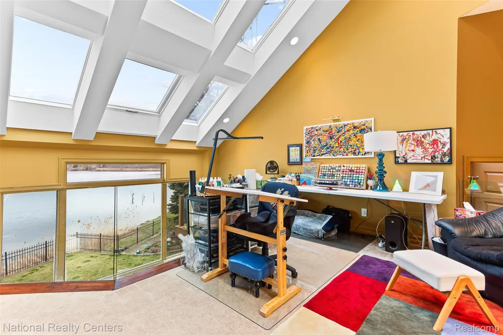 1100 Clearwater Boulevard White Lake Charter Township, MI 48386