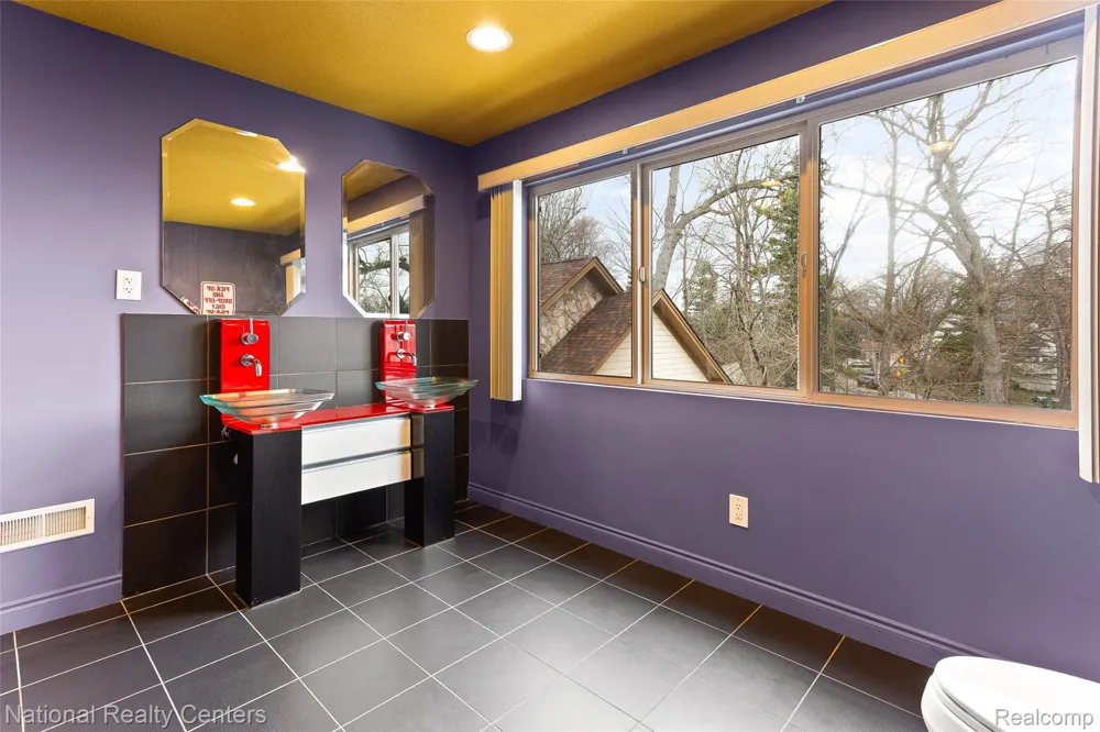 1100 Clearwater Boulevard White Lake Charter Township, MI 48386