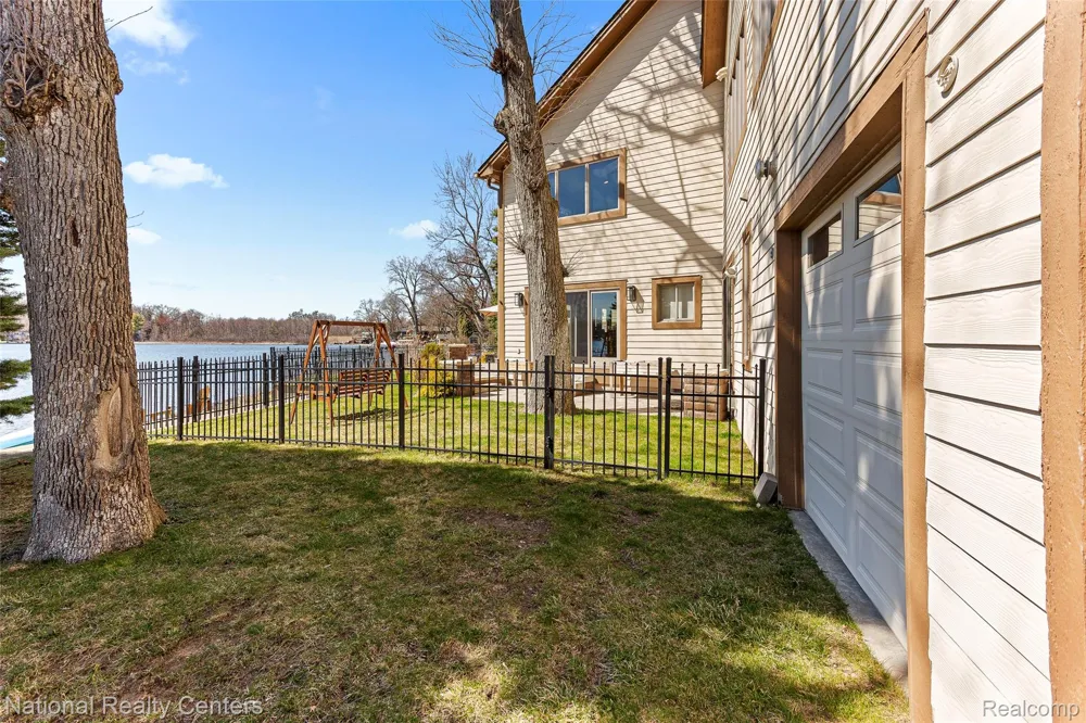 1100 Clearwater Boulevard White Lake Charter Township, MI 48386