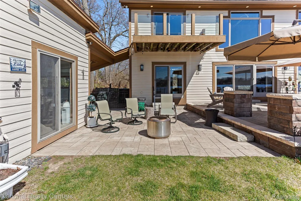 1100 Clearwater Boulevard White Lake Charter Township, MI 48386