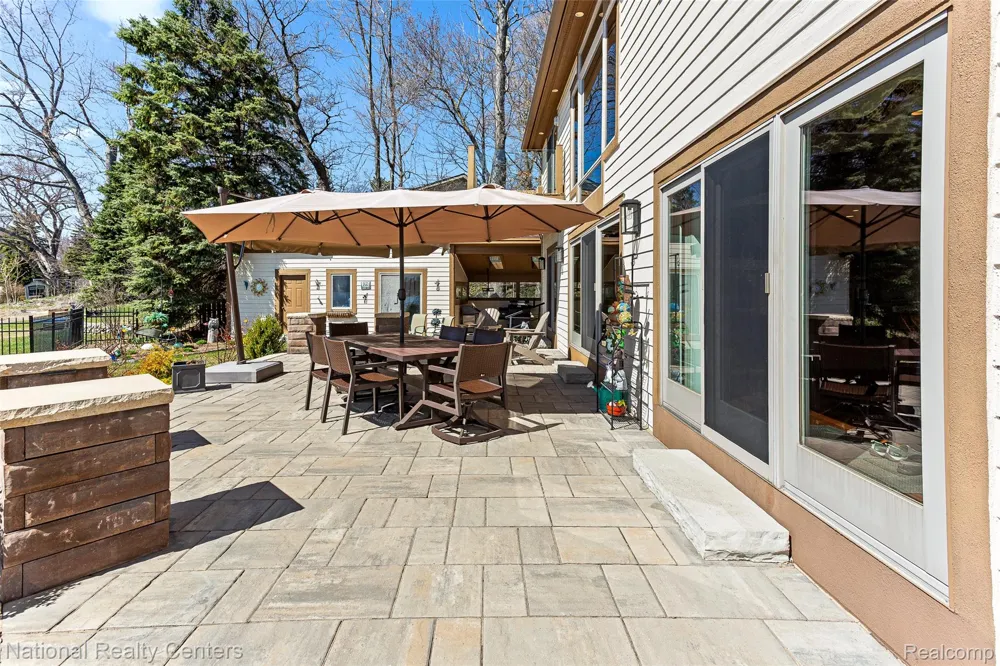 1100 Clearwater Boulevard White Lake Charter Township, MI 48386