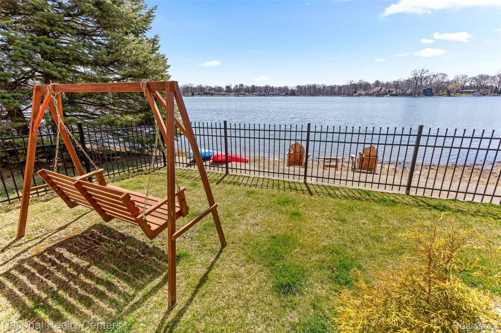 1100 Clearwater Boulevard White Lake Charter Township, MI 48386