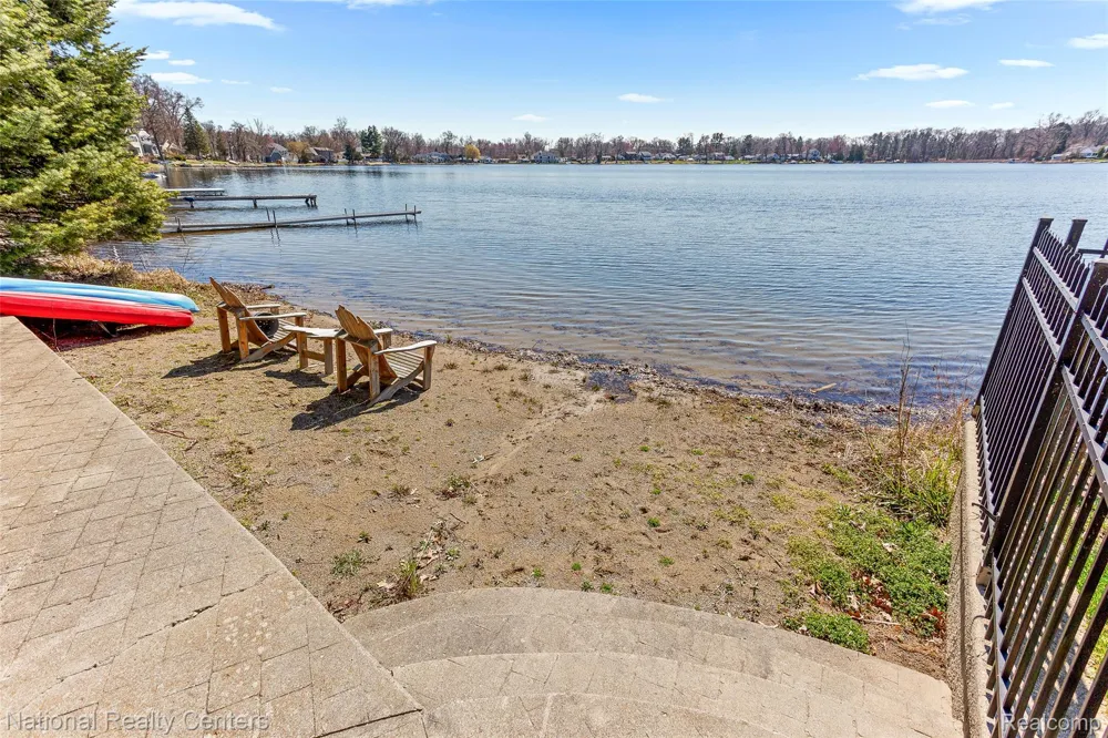 1100 Clearwater Boulevard White Lake Charter Township, MI 48386