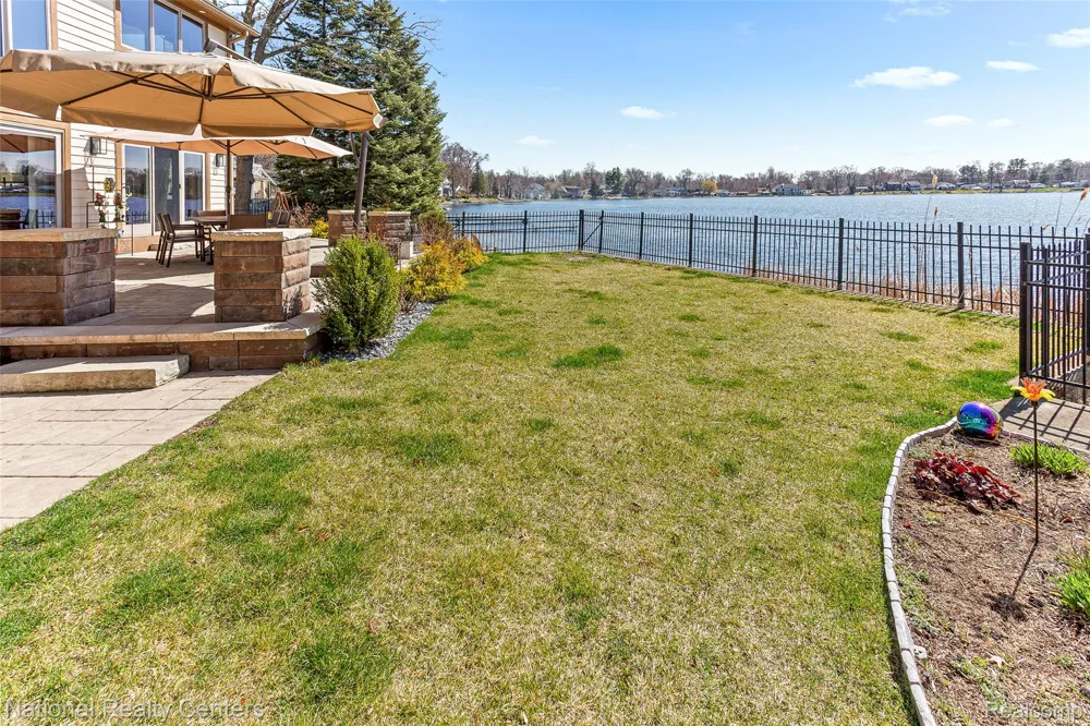 1100 Clearwater Boulevard White Lake Charter Township, MI 48386