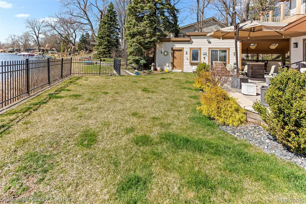 1100 Clearwater Boulevard White Lake Charter Township, MI 48386