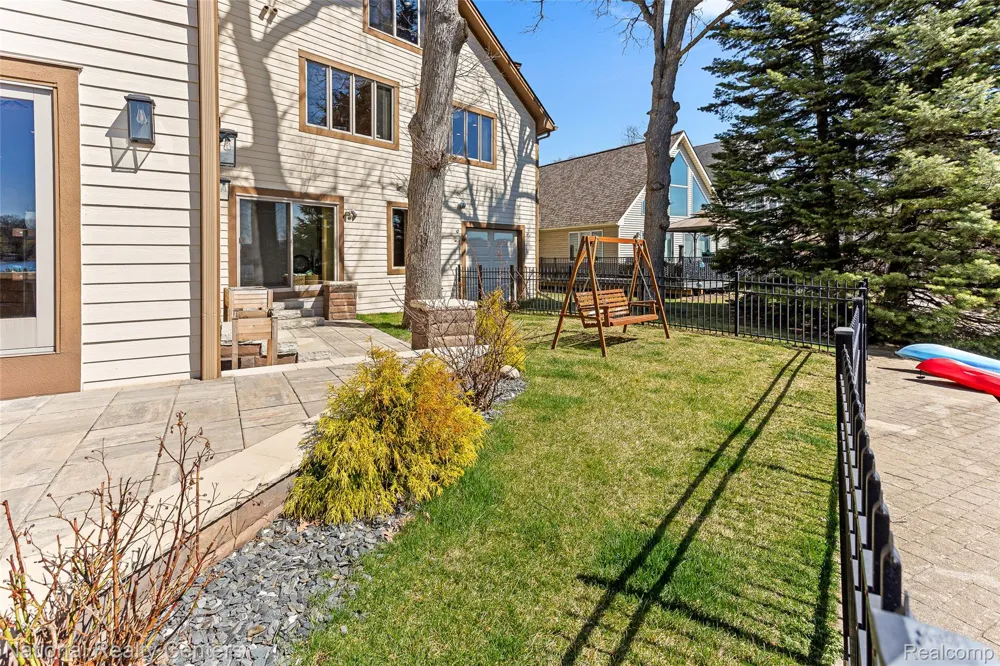 1100 Clearwater Boulevard White Lake Charter Township, MI 48386
