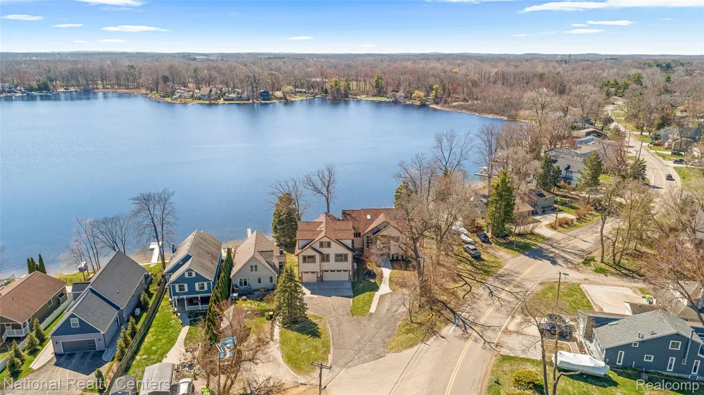 1100 Clearwater Boulevard White Lake Charter Township, MI 48386