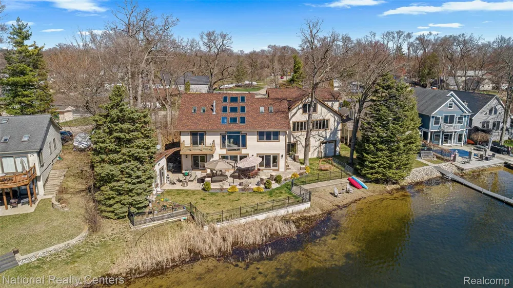1100 Clearwater Boulevard White Lake Charter Township, MI 48386