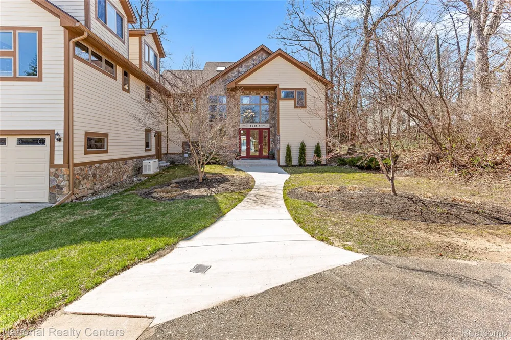 1100 Clearwater Boulevard White Lake Charter Township, MI 48386