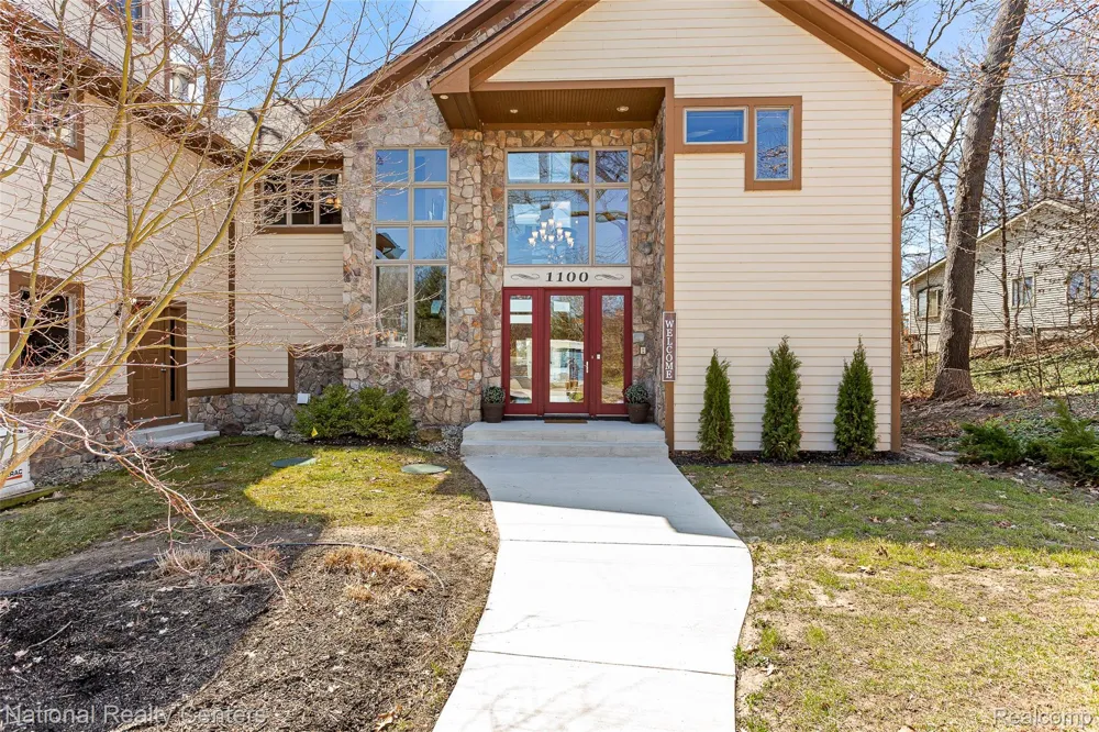 1100 Clearwater Boulevard White Lake Charter Township, MI 48386