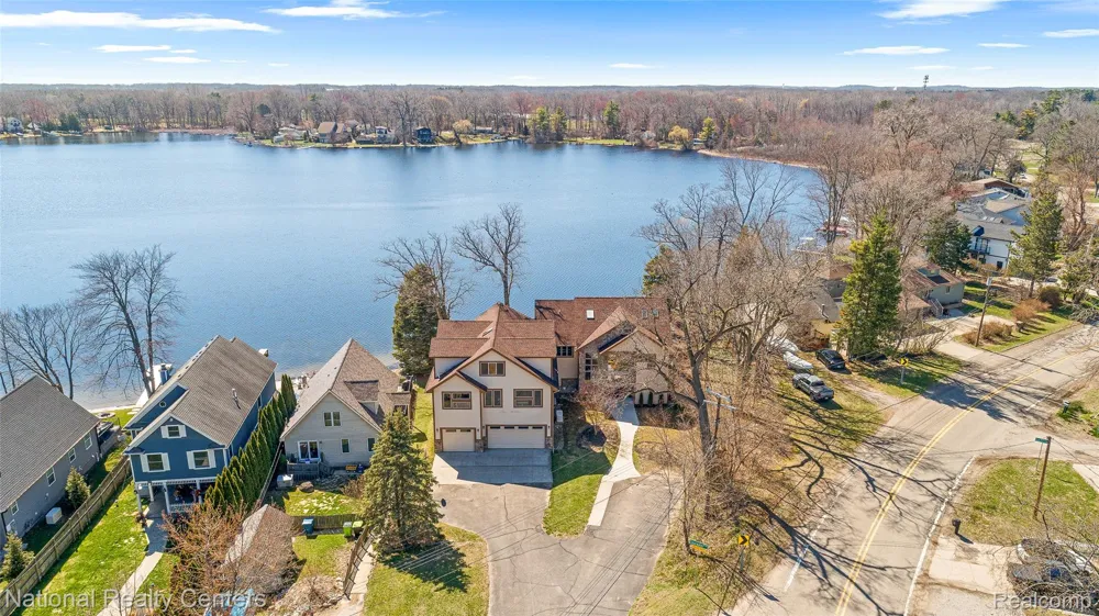 1100 Clearwater Boulevard White Lake Charter Township, MI 48386