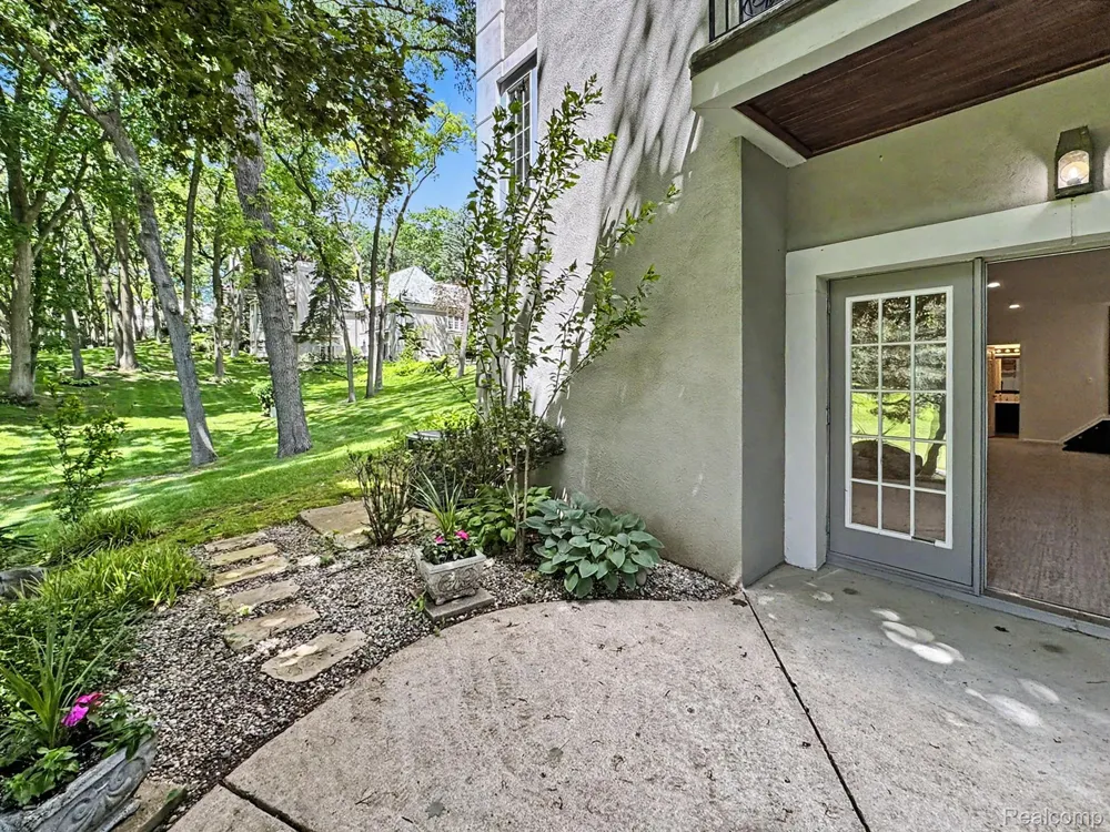 5409 Bristol Parke Drive Independence Charter Township, MI 48348