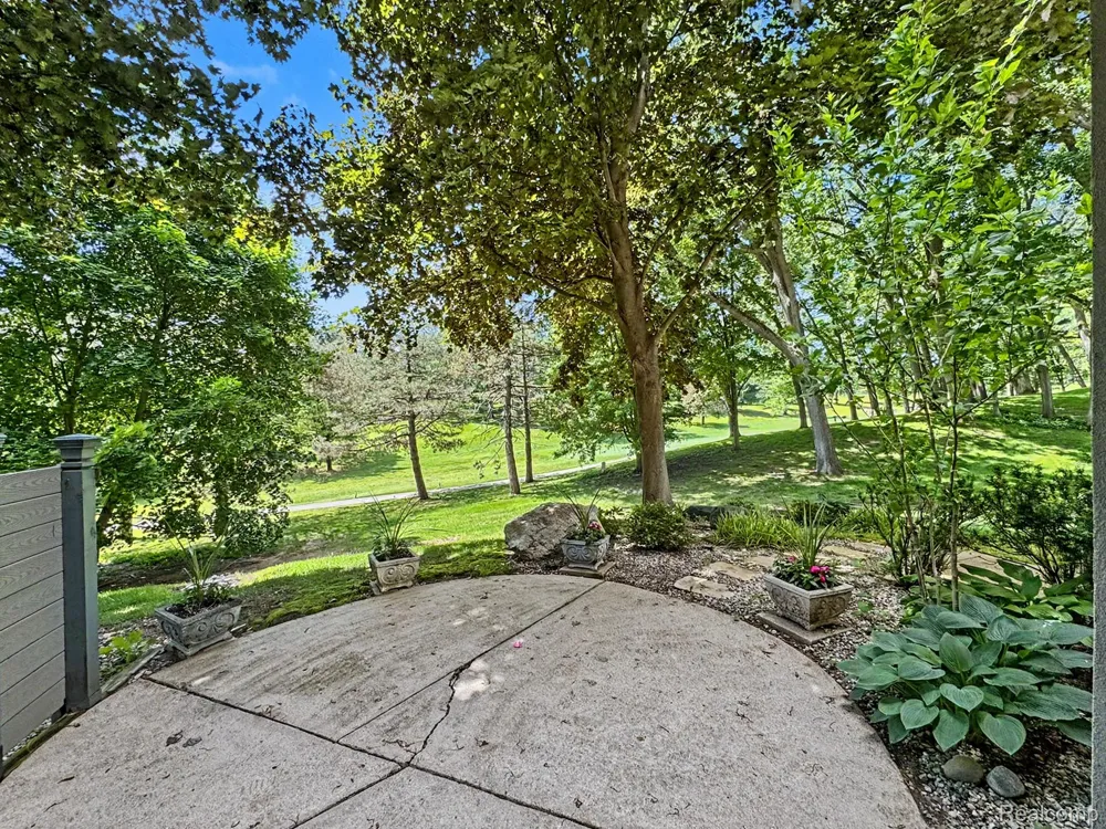 5409 Bristol Parke Drive Independence Charter Township, MI 48348