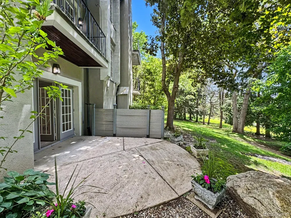 5409 Bristol Parke Drive Independence Charter Township, MI 48348