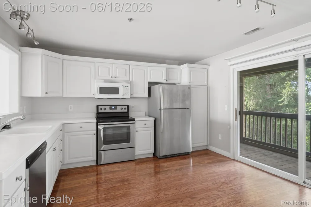 28071 Carlton Way Novi City, MI 48377