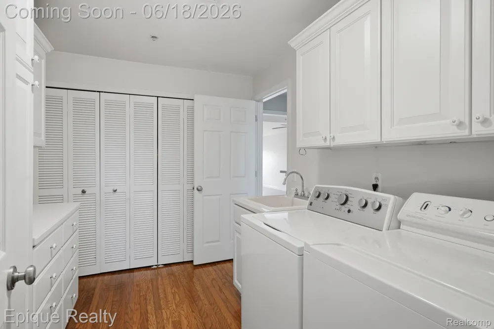 28071 Carlton Way Novi City, MI 48377