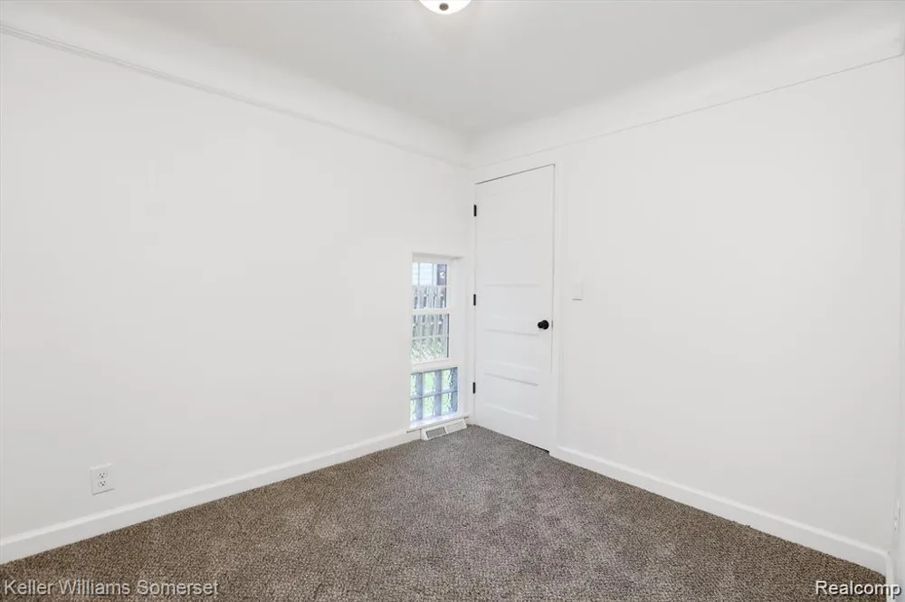 22463 Donald Avenue Eastpointe City, MI 48021