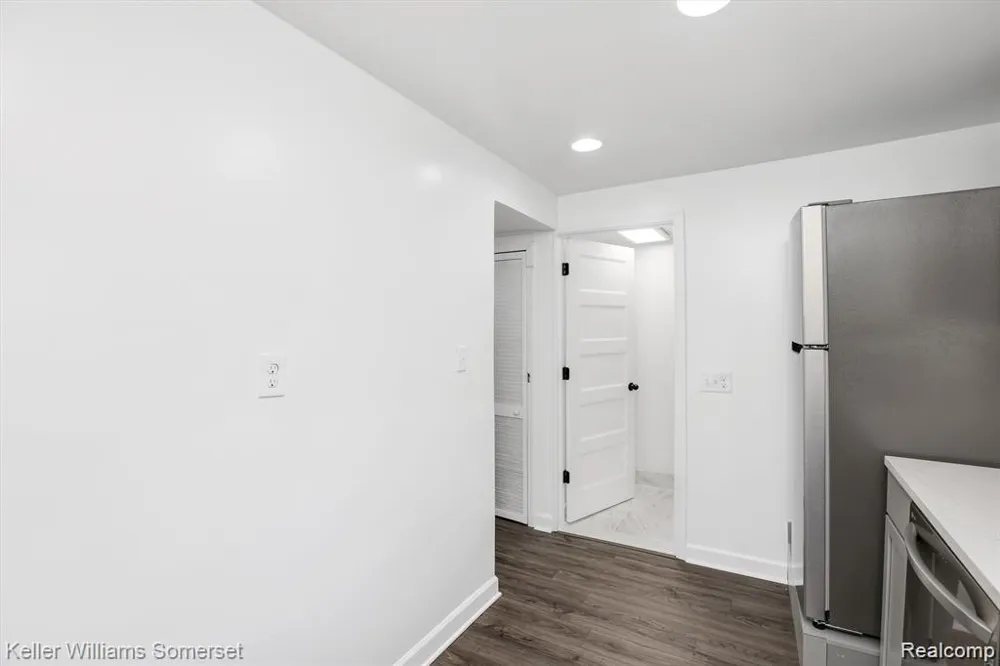 22463 Donald Avenue Eastpointe City, MI 48021