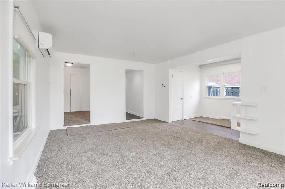 22463 Donald Avenue Eastpointe City, MI 48021