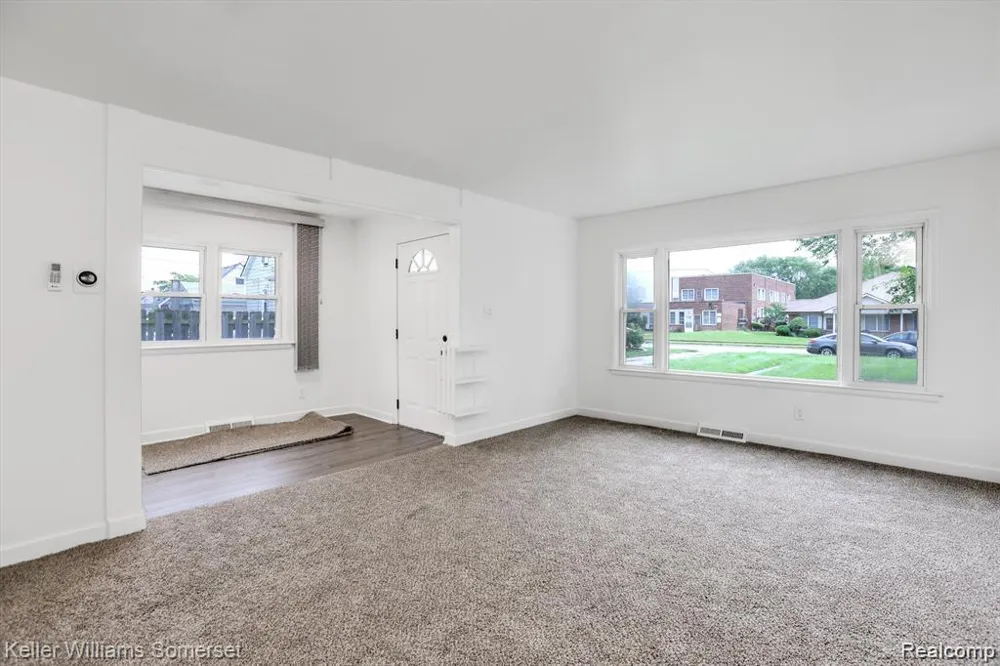 22463 Donald Avenue Eastpointe City, MI 48021