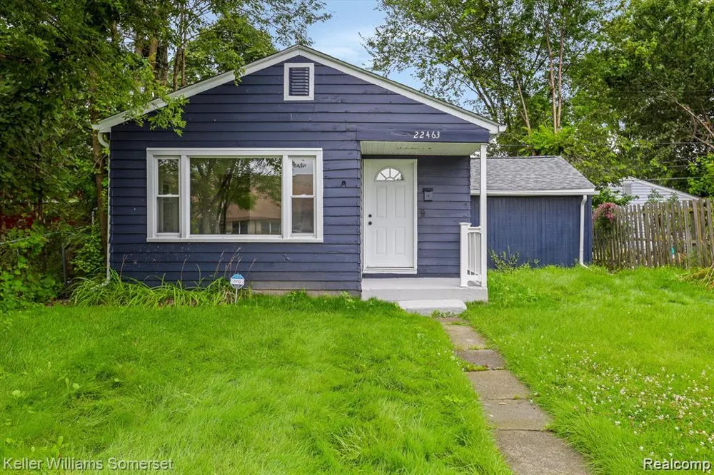 22463 Donald Avenue Eastpointe City, MI 48021