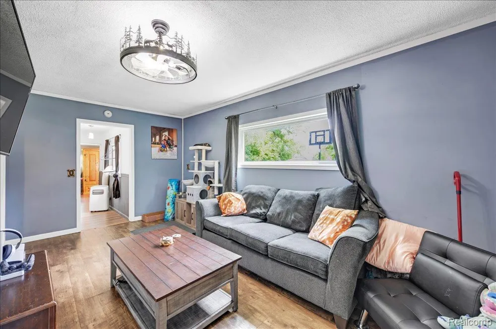 394 S Elm Street Lapeer City, MI 48446