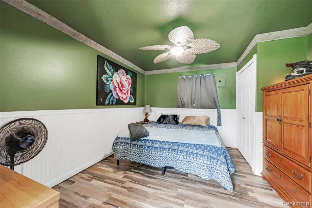 394 S Elm Street Lapeer City, MI 48446