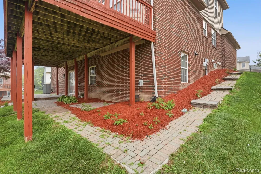 16928 Boulder Drive Northville Township, MI 48168