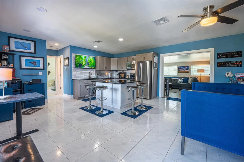 5760 3RD AVENUE St Petersburg, FL 33710