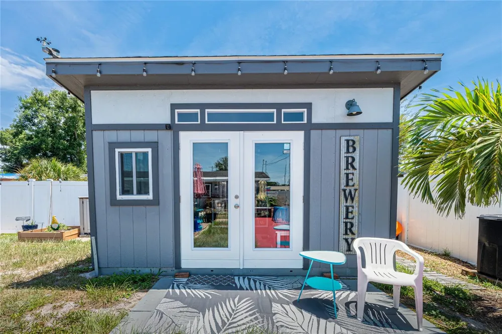 5760 3RD AVENUE St Petersburg, FL 33710