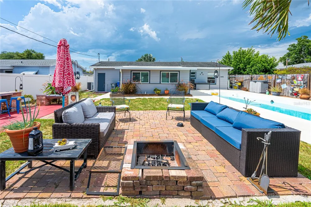 5760 3RD AVENUE St Petersburg, FL 33710