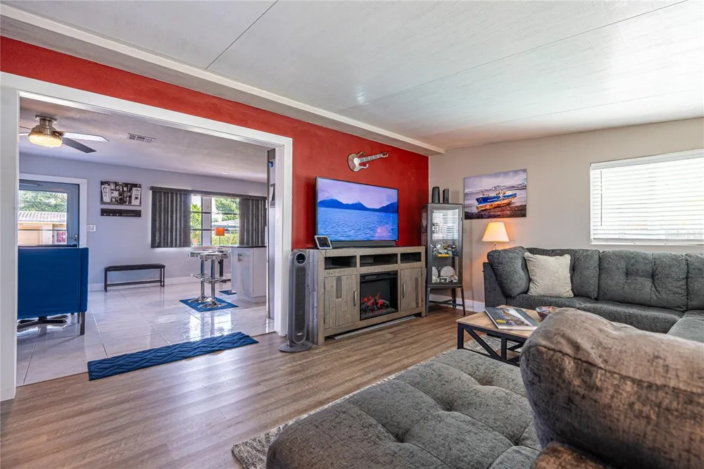 5760 3RD AVENUE St Petersburg, FL 33710