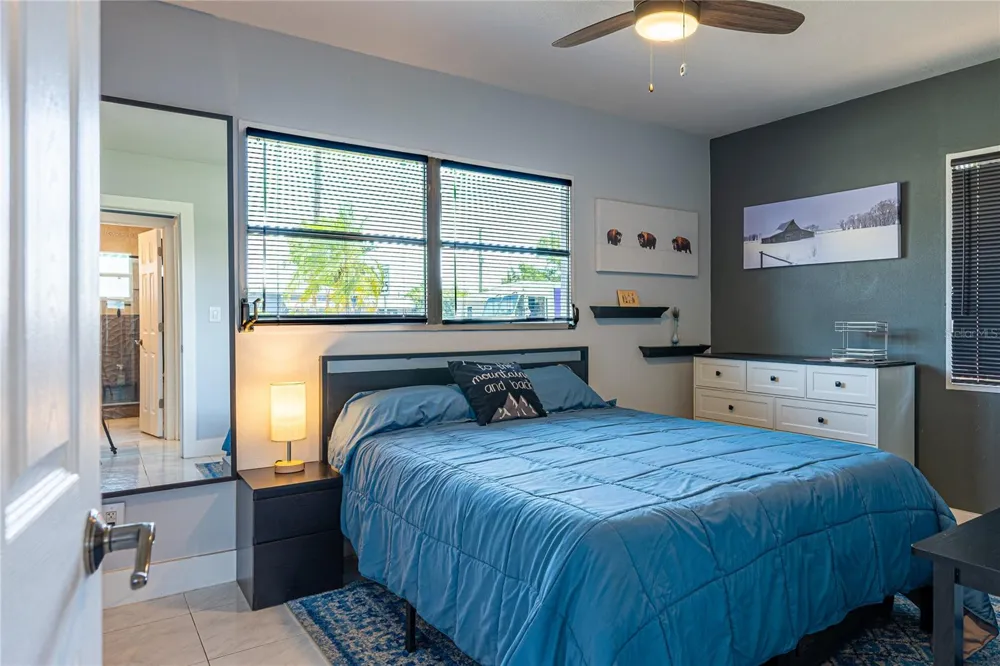 5760 3RD AVENUE St Petersburg, FL 33710
