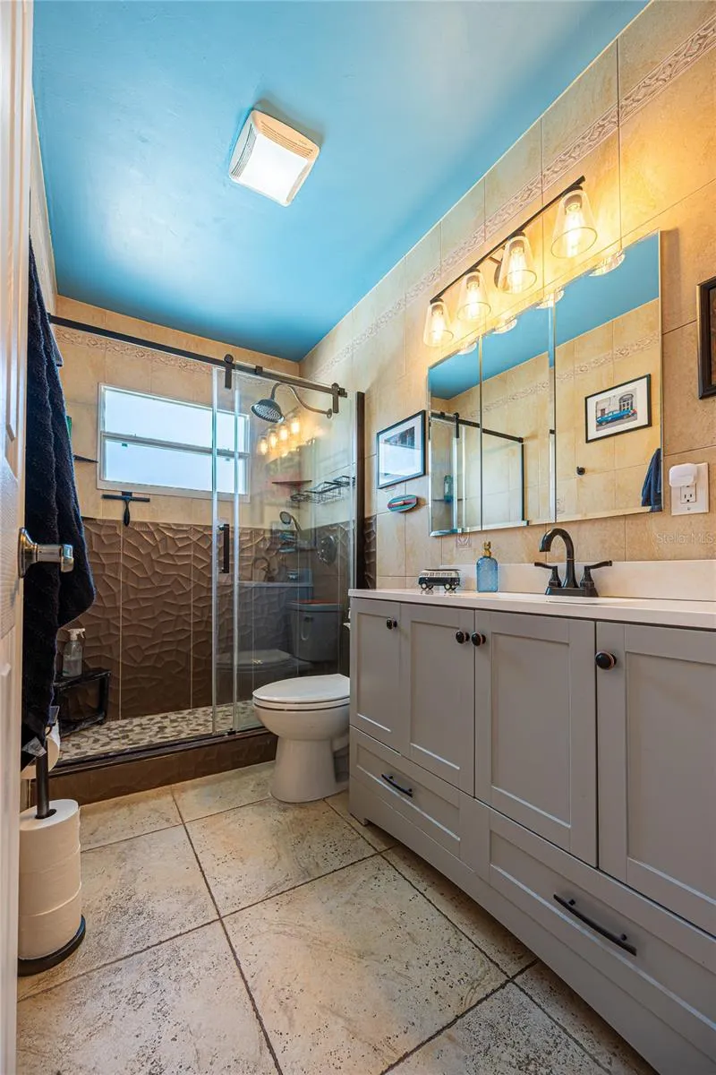 5760 3RD AVENUE St Petersburg, FL 33710