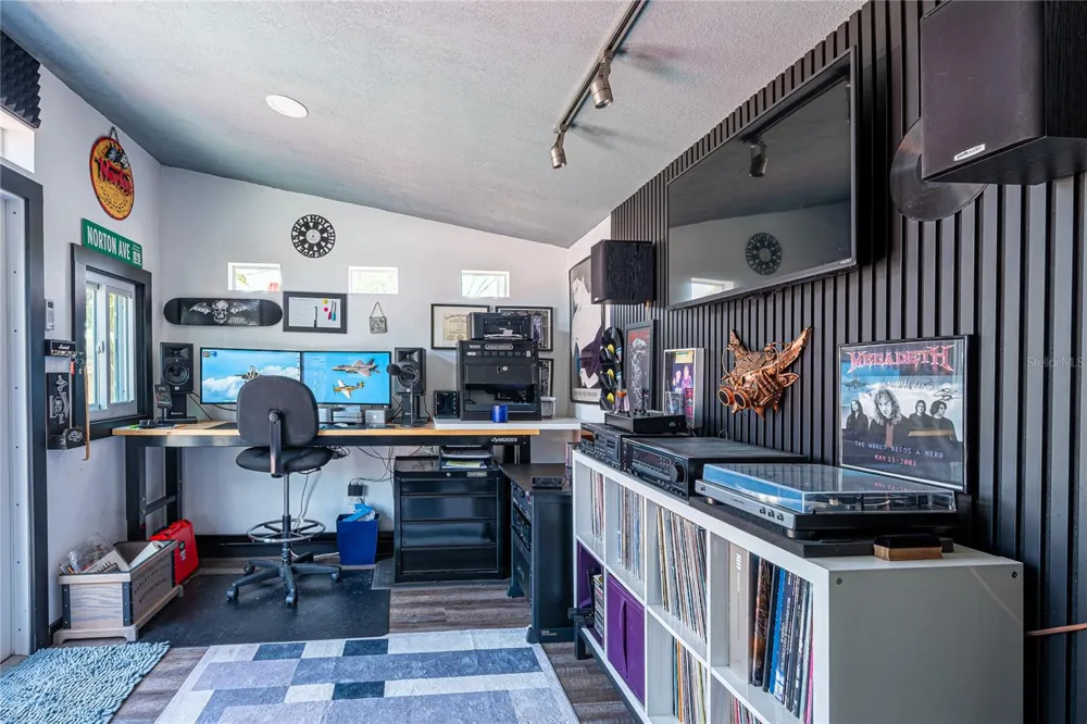 5760 3RD AVENUE St Petersburg, FL 33710
