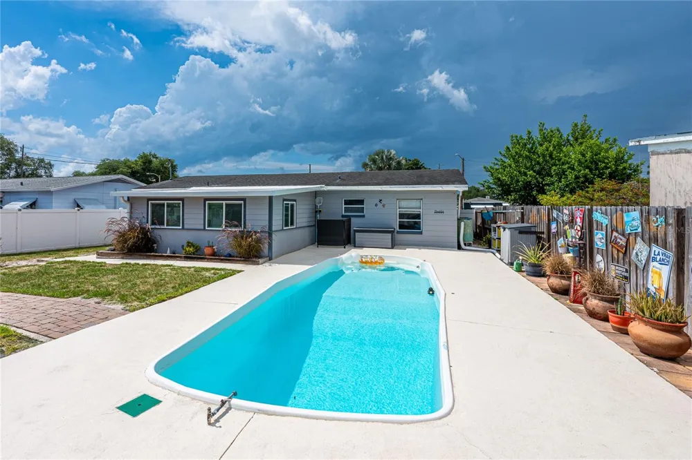 5760 3RD AVENUE St Petersburg, FL 33710