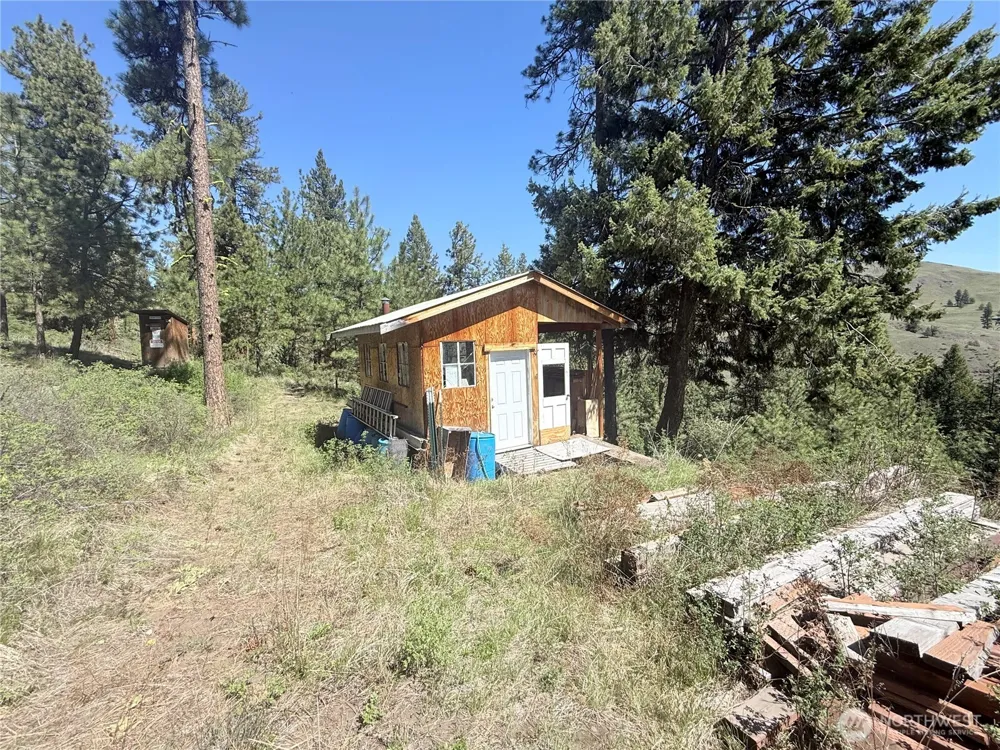 36 Sqove Road Wauconda, WA 98859