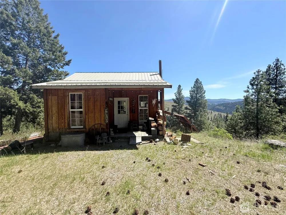 36 Sqove Road Wauconda, WA 98859