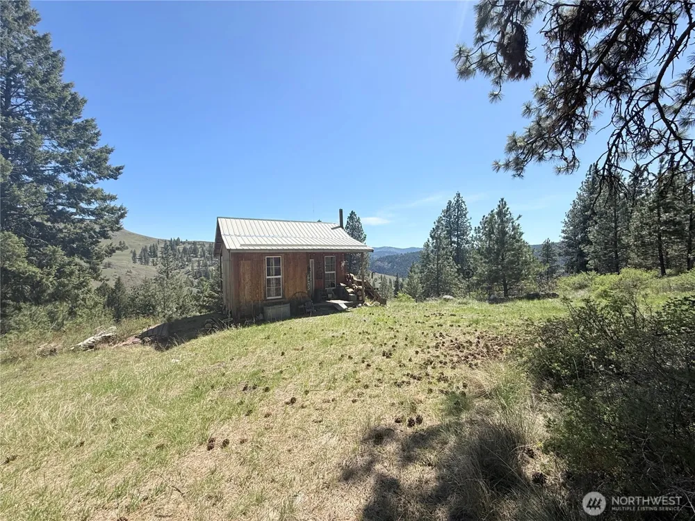 36 Sqove Road Wauconda, WA 98859