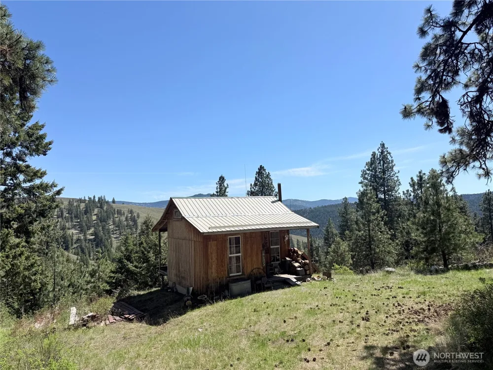 36 Sqove Road Wauconda, WA 98859