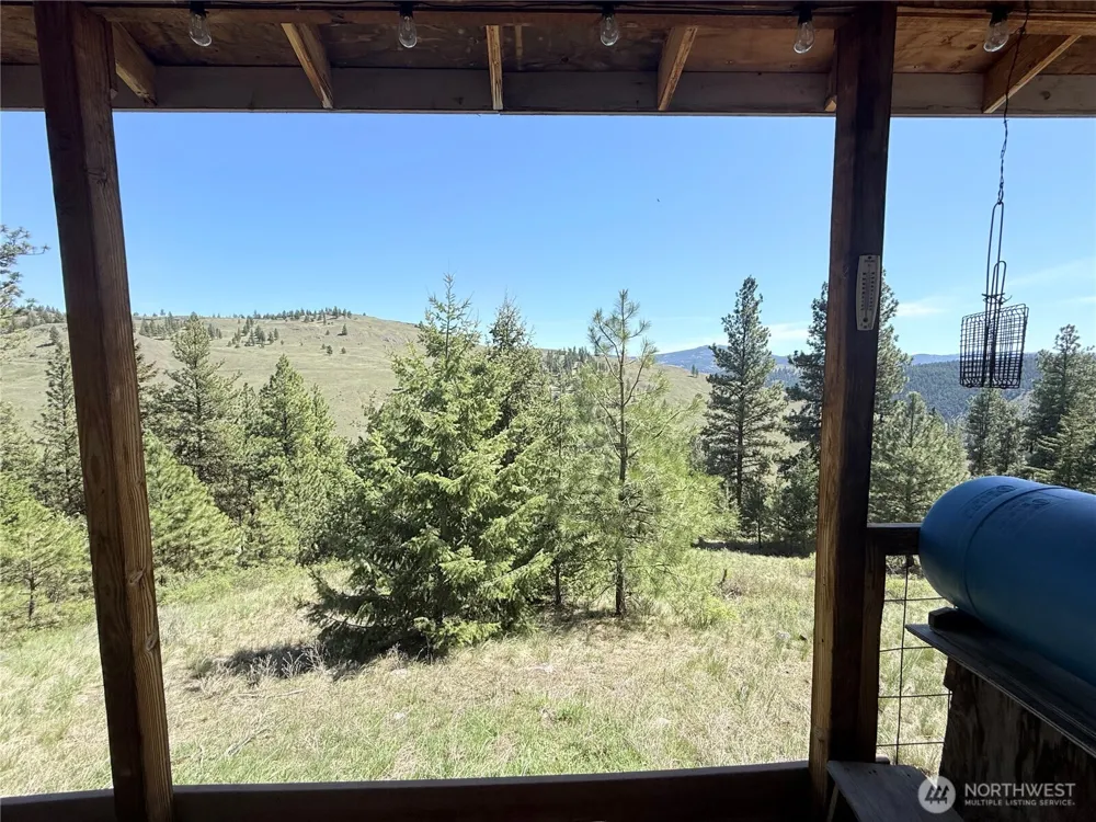 36 Sqove Road Wauconda, WA 98859