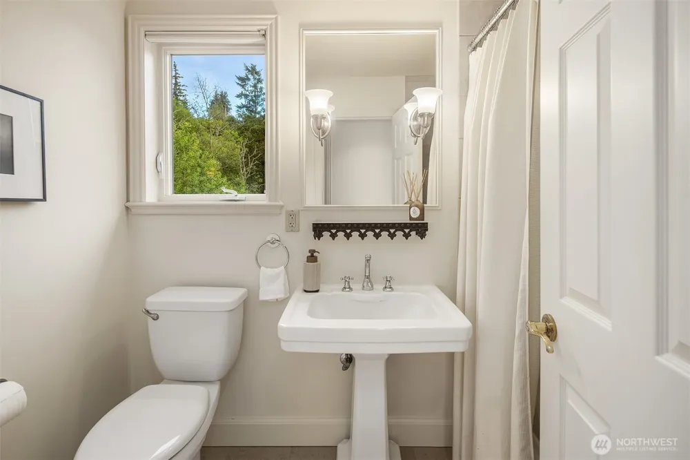 2832 SW 171st Street Burien, WA 98166