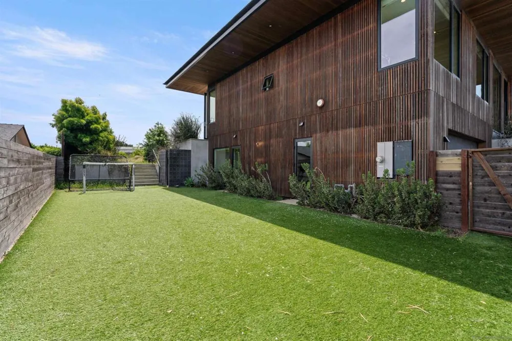 223 Ocean St Solana Beach, CA 92014